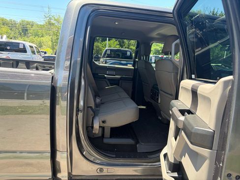 Used 2019 Ford F250 XLT w/ XLT Premium Package AWD/4WD image 42