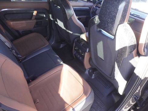 New 2026 Land Rover Defender 110 OCTA image 27