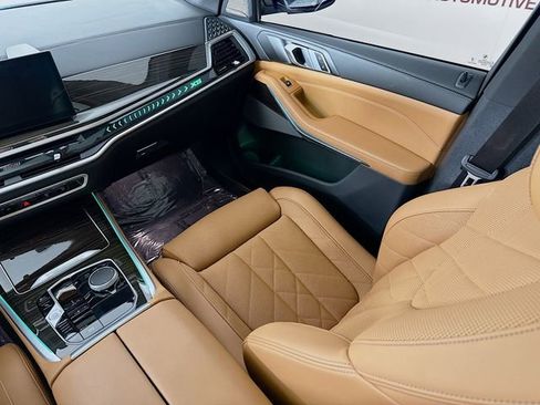 Used 2024 BMW X5 xDrive40i w/ M Sport Package image 25