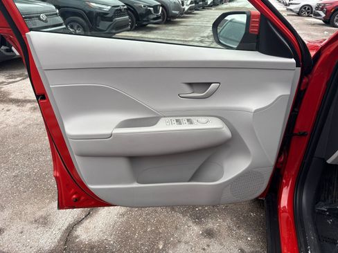 Used 2025 Hyundai Kona SEL image 18