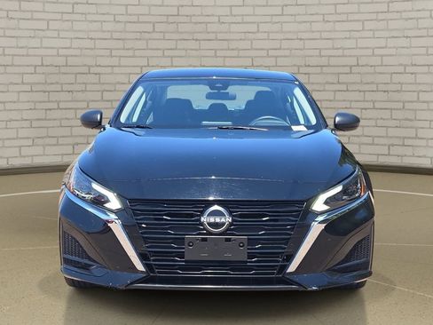 Certified 2025 Nissan Altima 2.5 SV FWD image 2