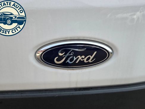 Used 2017 Ford Transit 250 130 Low Roof w/ Premium Package RWD image 29