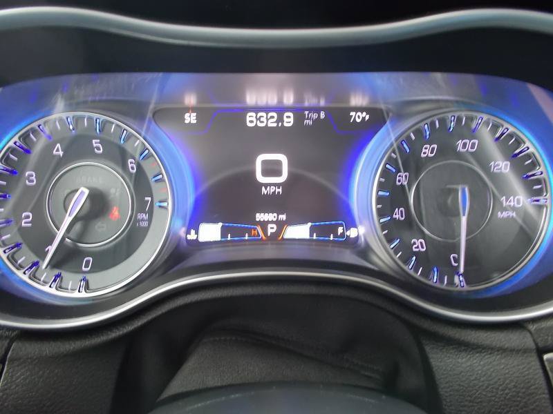 Used 2015 Chrysler 300 Limited RWD image 32