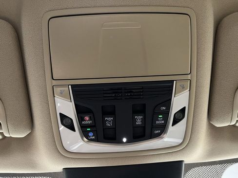 Certified 2023 Acura MDX SH-AWD w/ Technology Package image 9