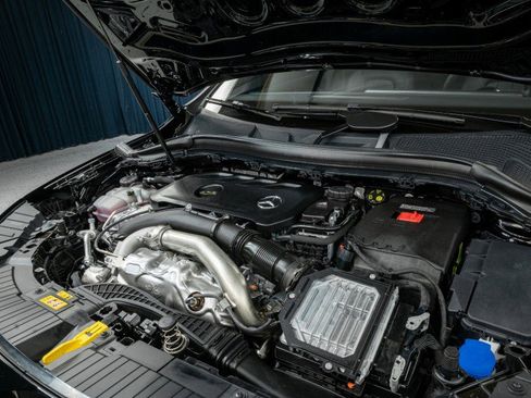 Certified 2025 Mercedes-Benz GLA 250 image 4