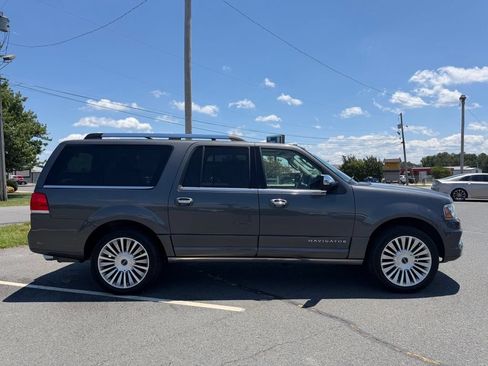 Used 2015 Lincoln Navigator L 4WD w/ Equipment Group 101A Reserve image 2