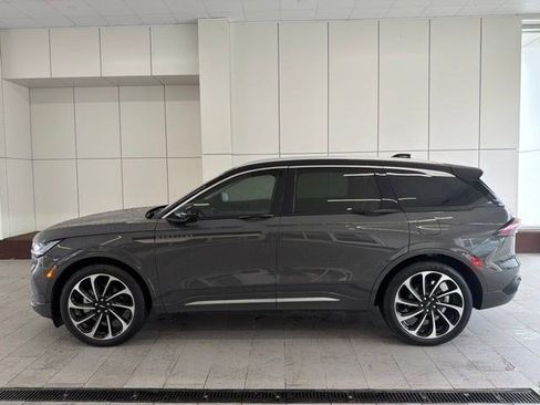Used 2024 Lincoln Nautilus Black Label AWD/4WD image 2