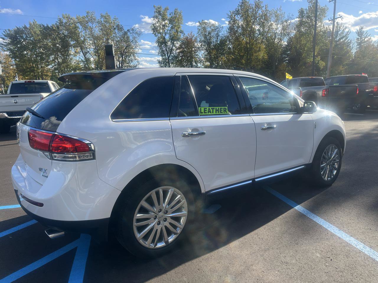Used 2011 Lincoln MKX AWD w/ Sight & Sound Pkg image 5