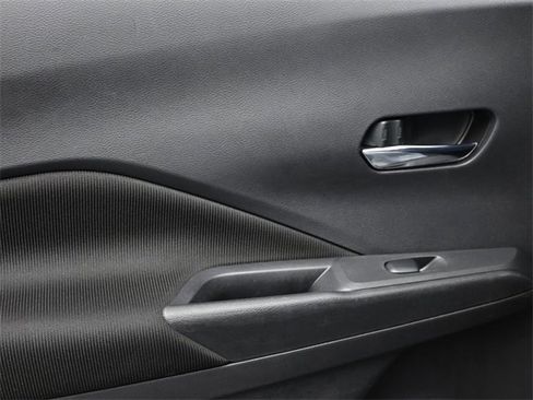 Used 2023 Nissan Kicks SV image 11