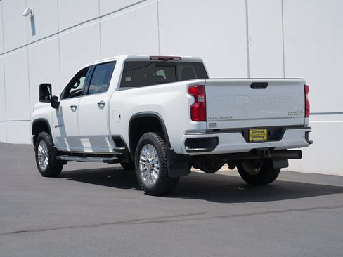Certified 2022 Chevrolet Silverado 3500 High Country w/ Z71 Off-Road Package AWD/4WD image 5