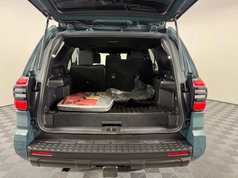 Used 2025 Toyota 4Runner 4WD image 11