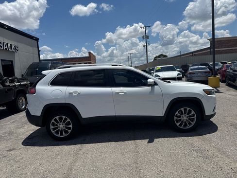 Used 2019 Jeep Cherokee Latitude Plus FWD image 5