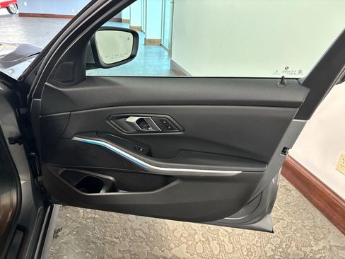 Used 2025 BMW 330i xDrive Sedan image 17