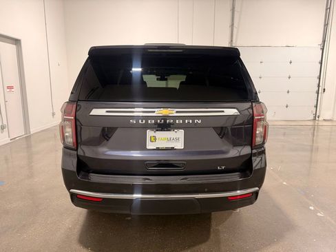 Used 2022 Chevrolet Suburban LT w/ Luxury Package image 6