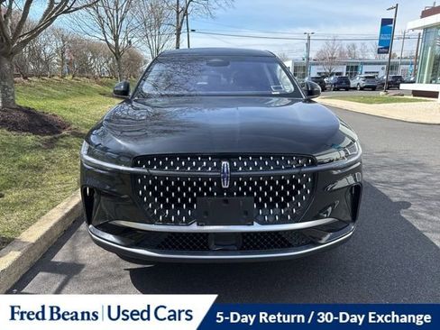 Used 2024 Lincoln Nautilus Premier image 2