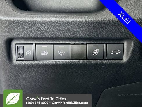 Used 2021 Toyota RAV4 XLE w/ Convenience Package AWD/4WD image 19