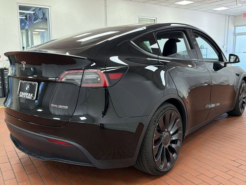 Used 2023 Tesla Model Y Performance image 8
