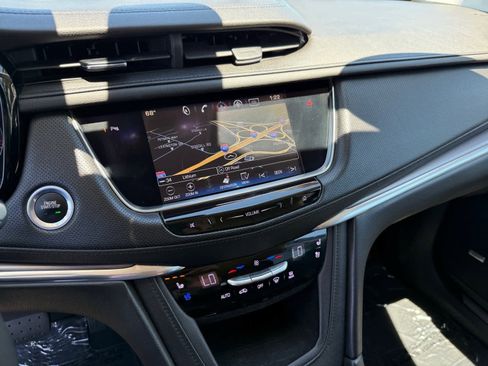 Used 2017 Cadillac XT5 Premium Luxury FWD image 20