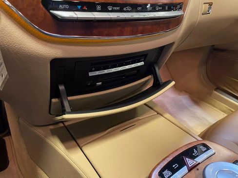 Used 2007 Mercedes-Benz S 550 Sedan image 32