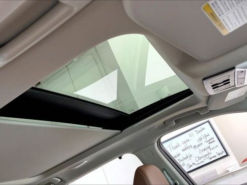 Used 2024 Nissan Rogue Platinum w/ Platinum Premium Package FWD image 17