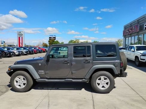 Used 2018 Jeep Wrangler Unlimited Sport S AWD/4WD image 8