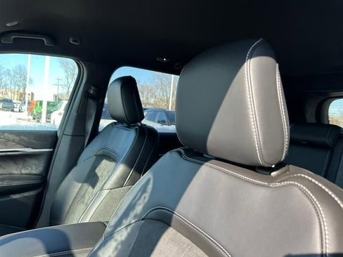 New 2026 Jeep Grand Cherokee Altitude AWD/4WD image 12