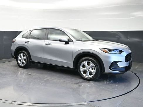 Certified 2025 Honda HR-V LX image 3