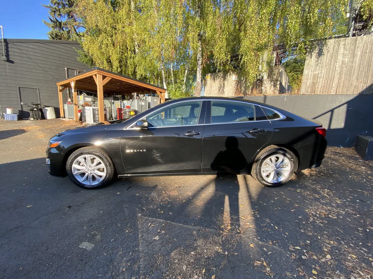 Used 2025 Chevrolet Malibu LT FWD image 3