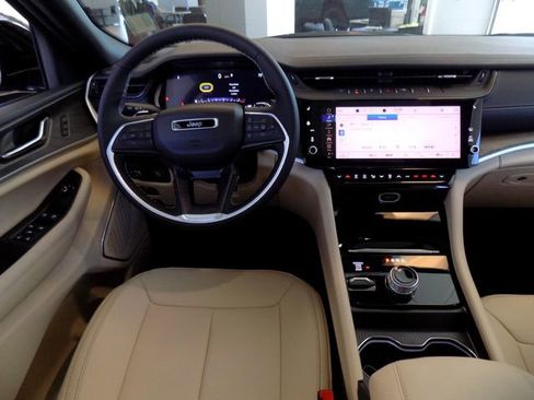 New 2026 Jeep Grand Cherokee L Limited AWD/4WD image 11