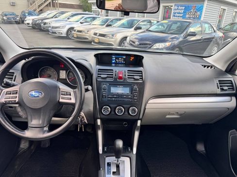 Used 2014 Subaru Forester 2.5i Premium w/ All-Weather Package AWD/4WD image 18