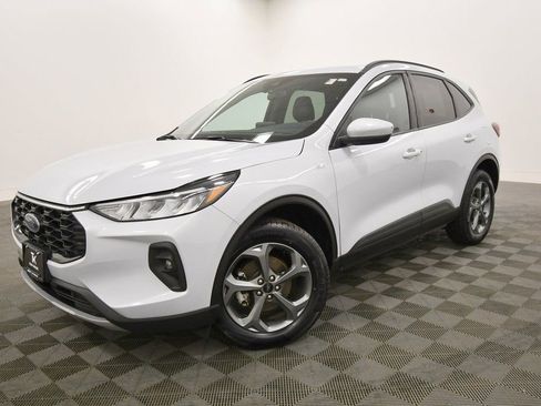 Used 2025 Ford Escape ST-Line Select image 2