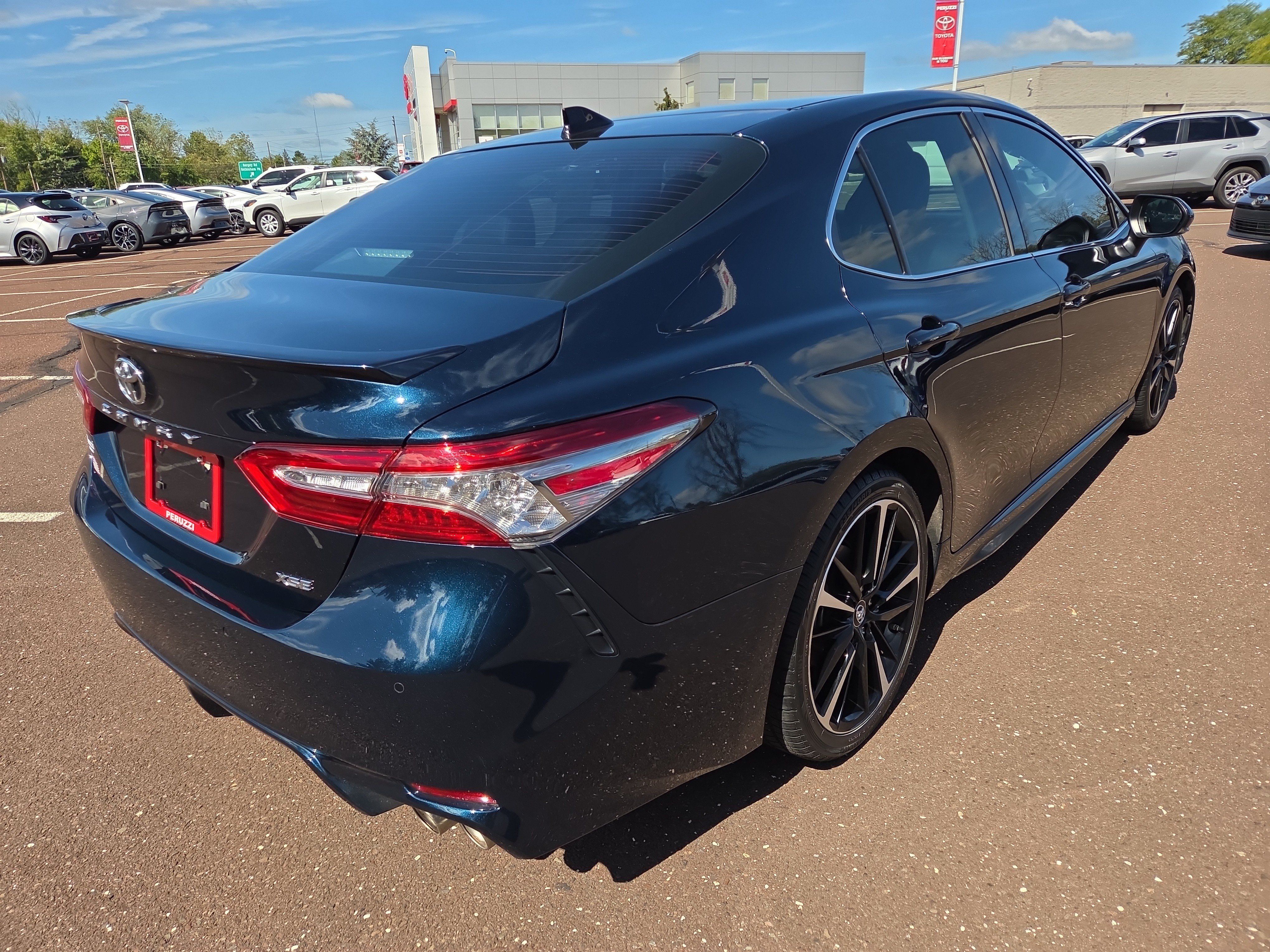 Used 2019 Toyota Camry XSE w/ Driver Assist Package FWD image 3