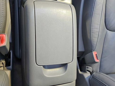 Used 2009 Toyota Sienna XLE Limited image 31