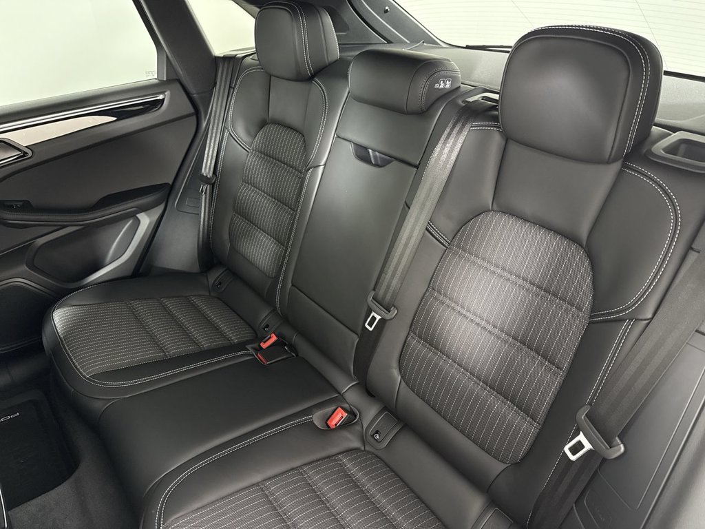 Certified 2026 Porsche Macan Turbo AWD/4WD image 22