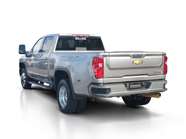 Used 2025 Chevrolet Silverado 3500 High Country w/ High Country Premium Package AWD/4WD image 3