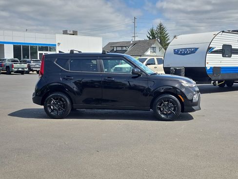 Used 2021 Kia Soul LX FWD image 7