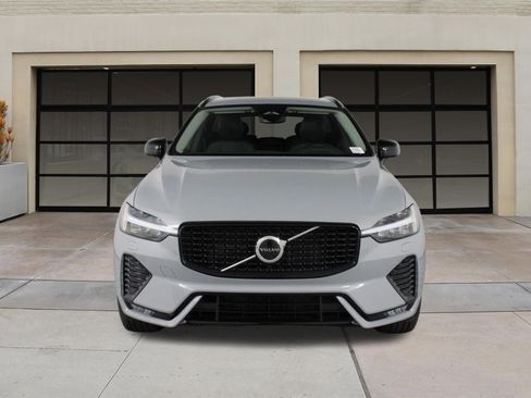 Used 2025 Volvo XC60 B5 Core AWD/4WD image 6