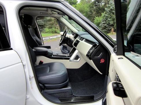 Used 2019 Land Rover Range Rover Supercharged image 7