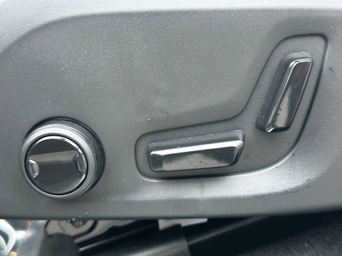 New 2026 Volvo XC90 B6 Plus w/ Protection Package Premier image 23