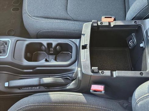 Used 2024 Jeep Wrangler Sport S image 15