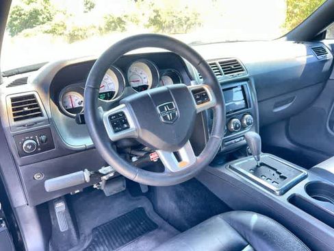 Used 2013 Dodge Challenger SXT RWD image 15