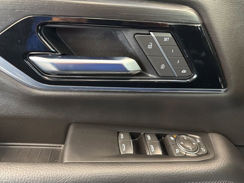 Used 2025 GMC Yukon XL Denali w/ Sun & Power Step Package image 20