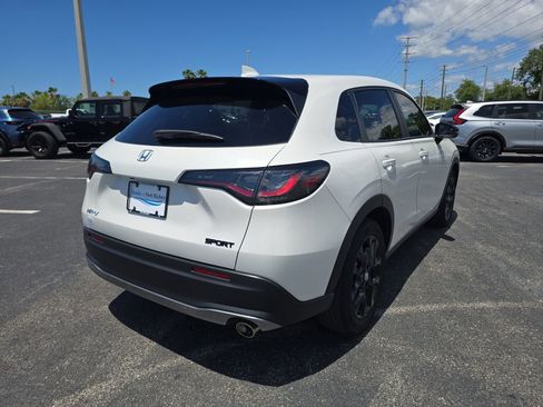 Used 2025 Honda HR-V Sport image 4