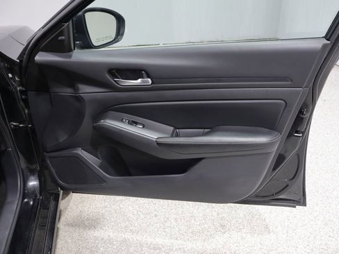 Used 2024 Nissan Altima 2.5 SV AWD/4WD image 22