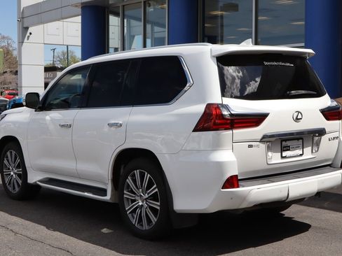 Used 2016 Lexus LX 570 4WD image 3