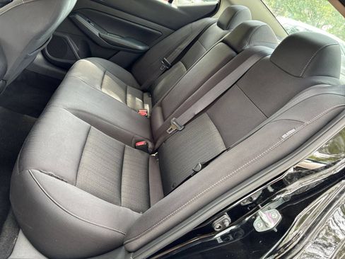 Used 2025 Nissan Altima 2.5 SV FWD image 39
