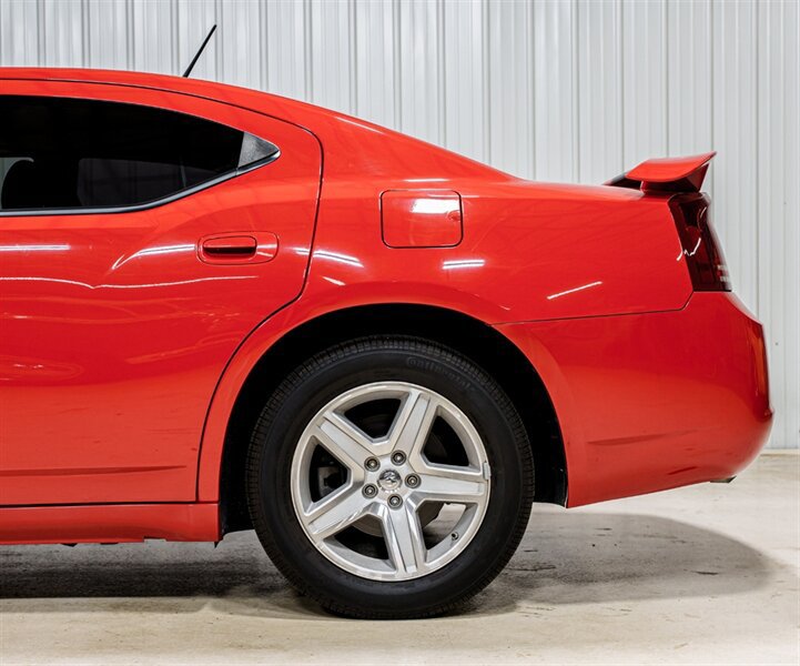Used 2008 Dodge Charger SE RWD image 4