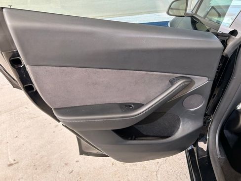 Used 2025 Tesla Model Y Long Range image 20