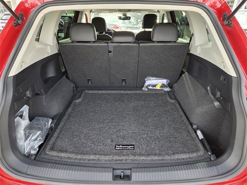 Used 2022 Volkswagen Tiguan SE image 18