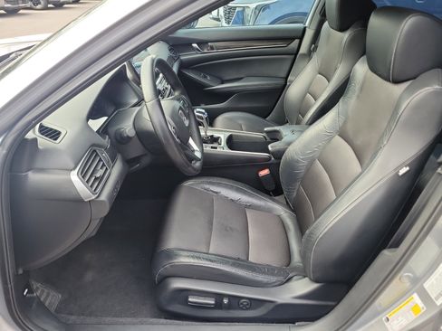 Used 2018 Honda Accord Sport image 19